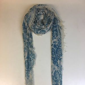 Chan Luu cashmere silk scarf - blue and white